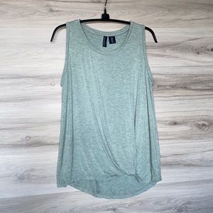 EUC- Women’s Super Soft Sleeveless Knot Tee, S
